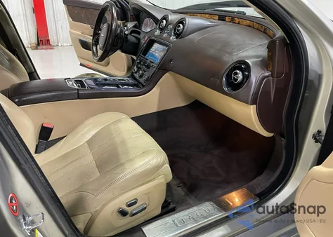 2011 Jaguar Xj z USA, uszkodzony, nr VIN SAJWA1CB8BLV13204